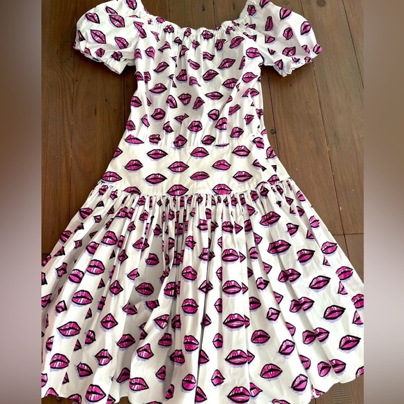 Prada all over kiss print cotton poplin off the shoulder dress - Picture 5 of 10